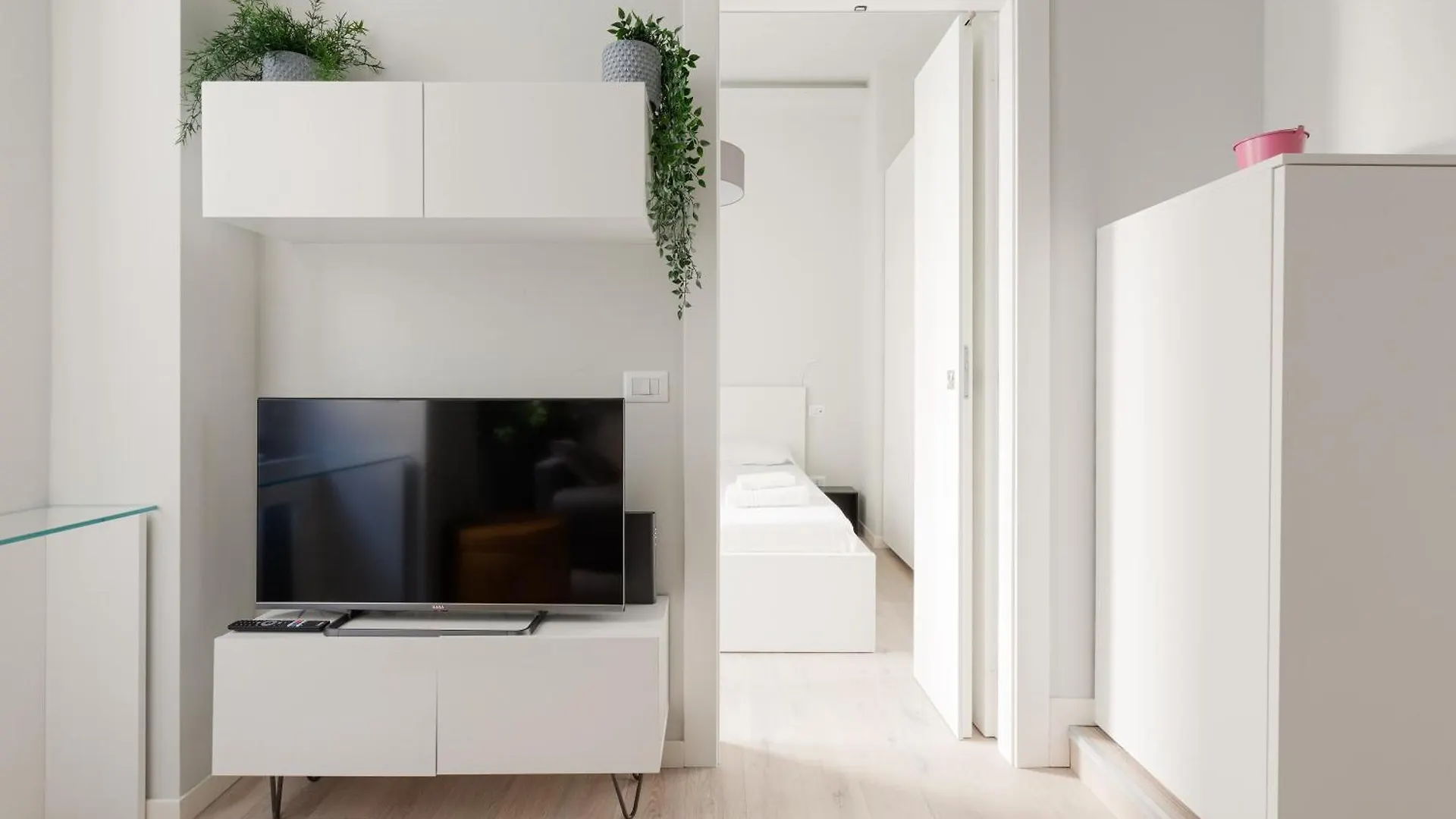 Milan City Life - Renovated Apartment 0*,  Italien